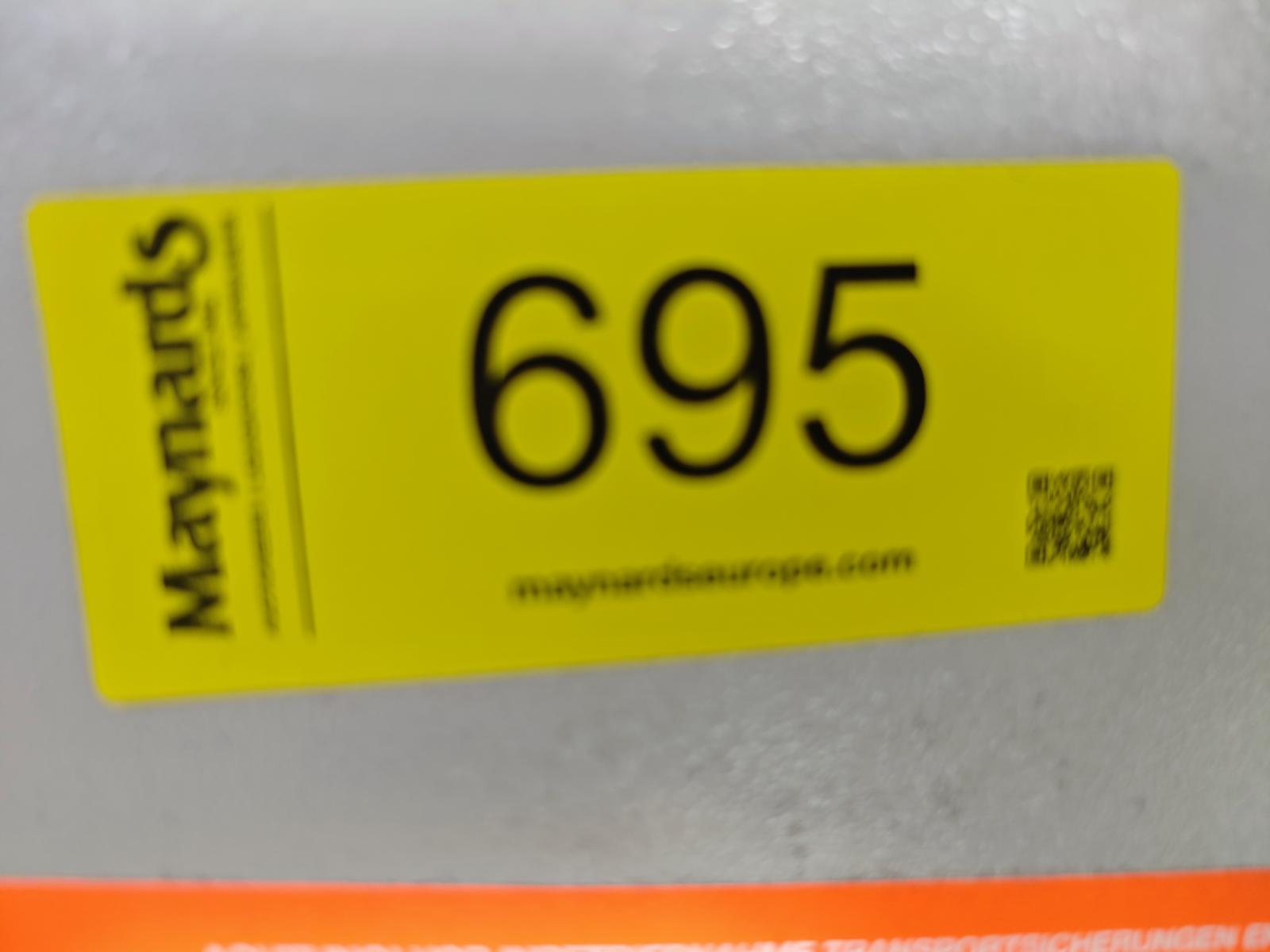 8030695_99.jpg