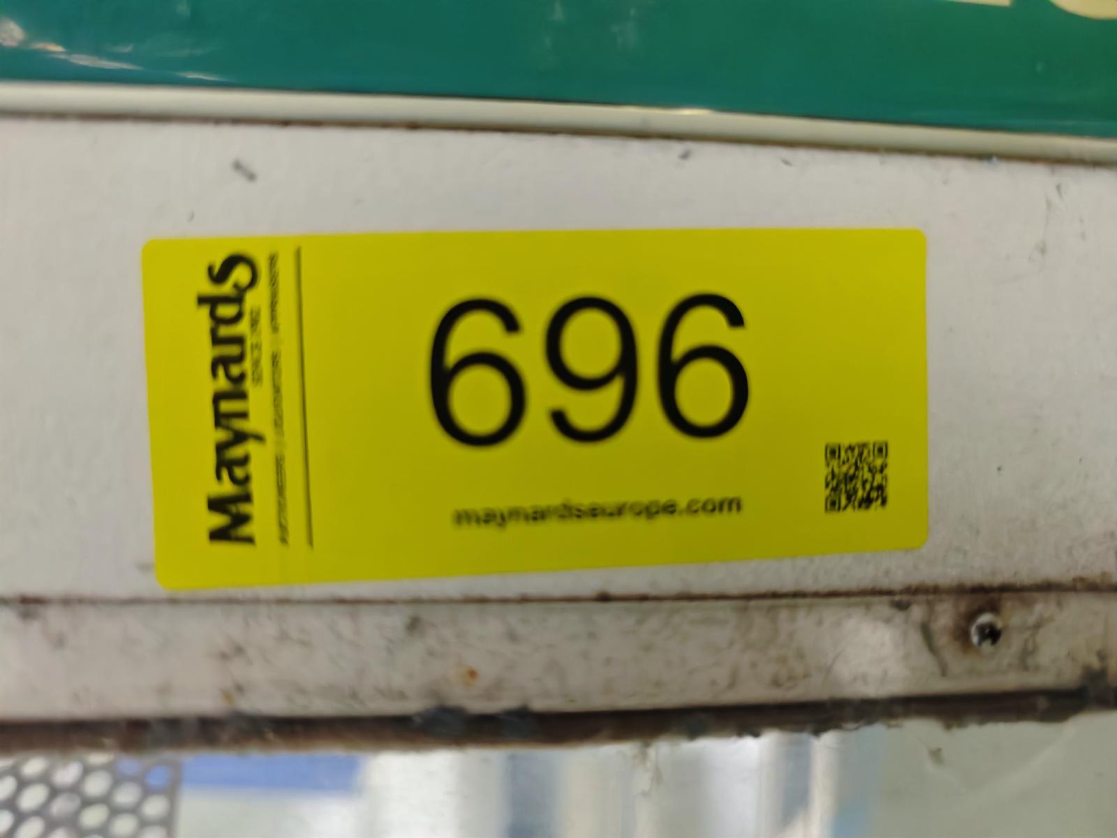 8030696_99.jpg