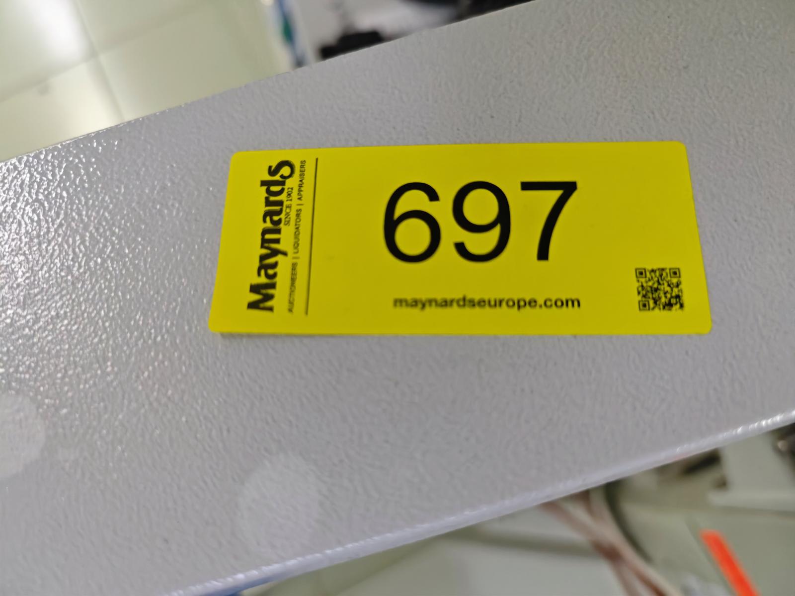 8030697_99.jpg