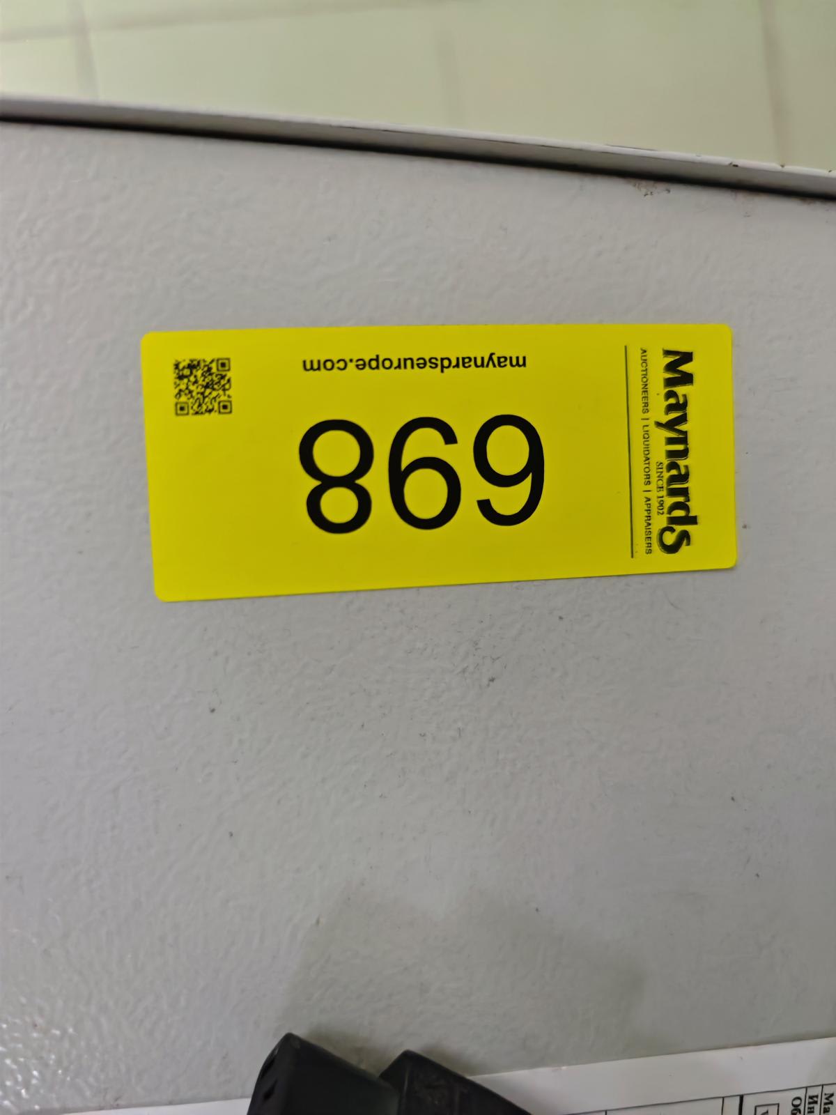 8030698_99.jpg