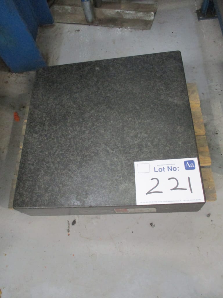 221-0.jpg