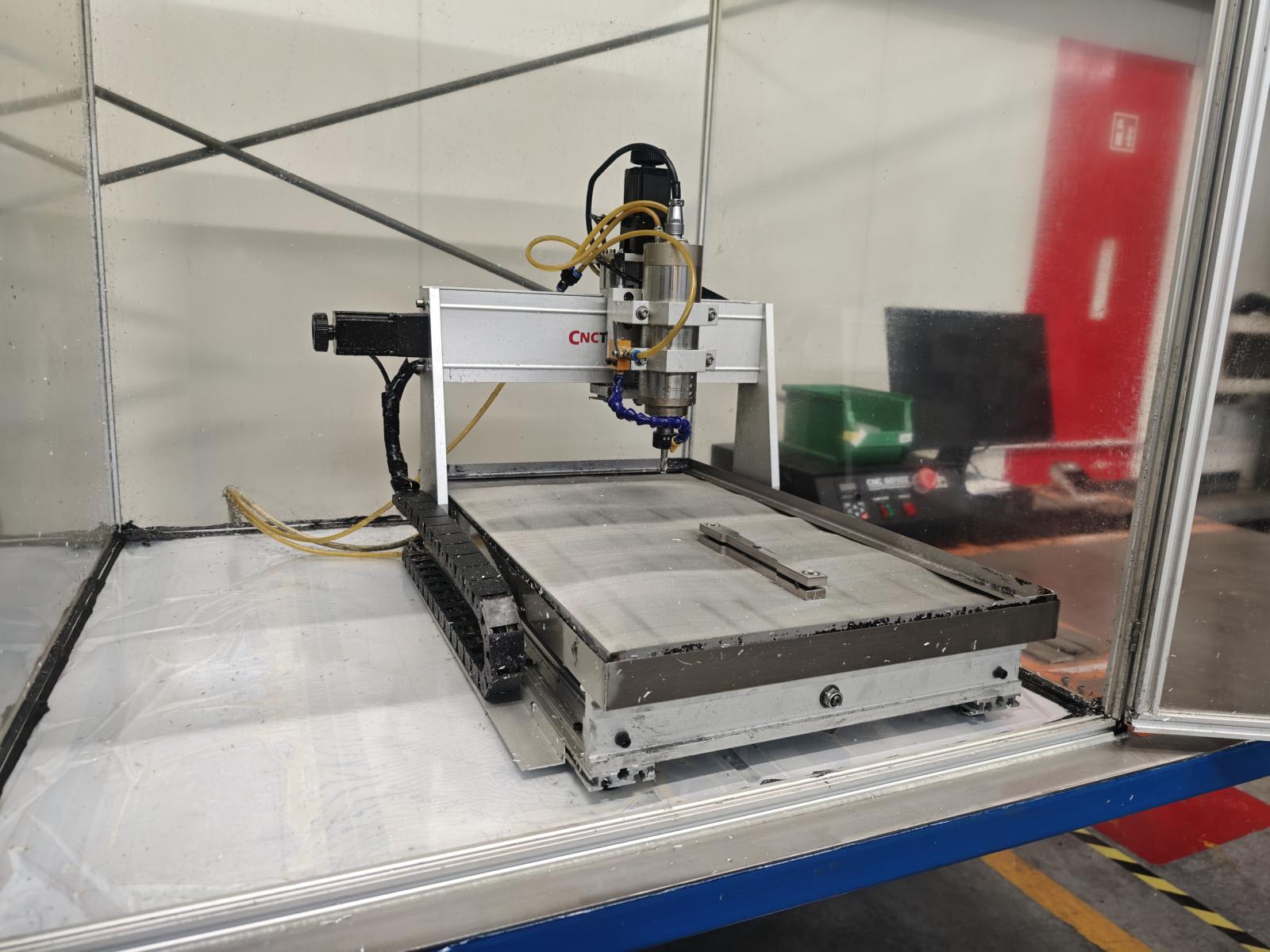 Engraving machine CHANGZHOU HUAJIANG 6040Z