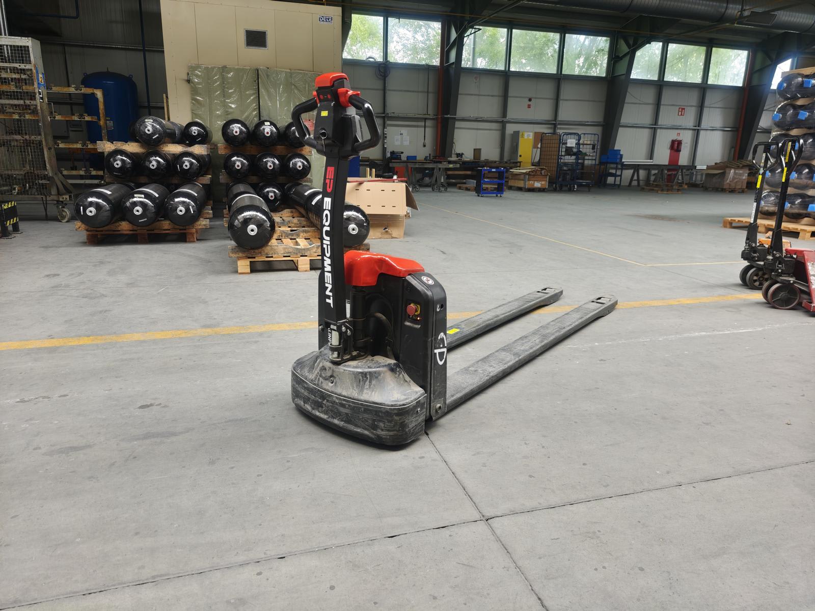 Electric high-lift pallet truck EP EPL 154 | 2024