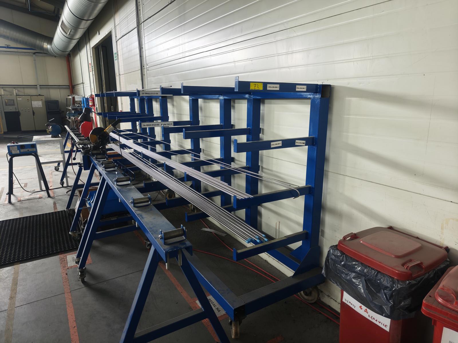 Mobile long material rack