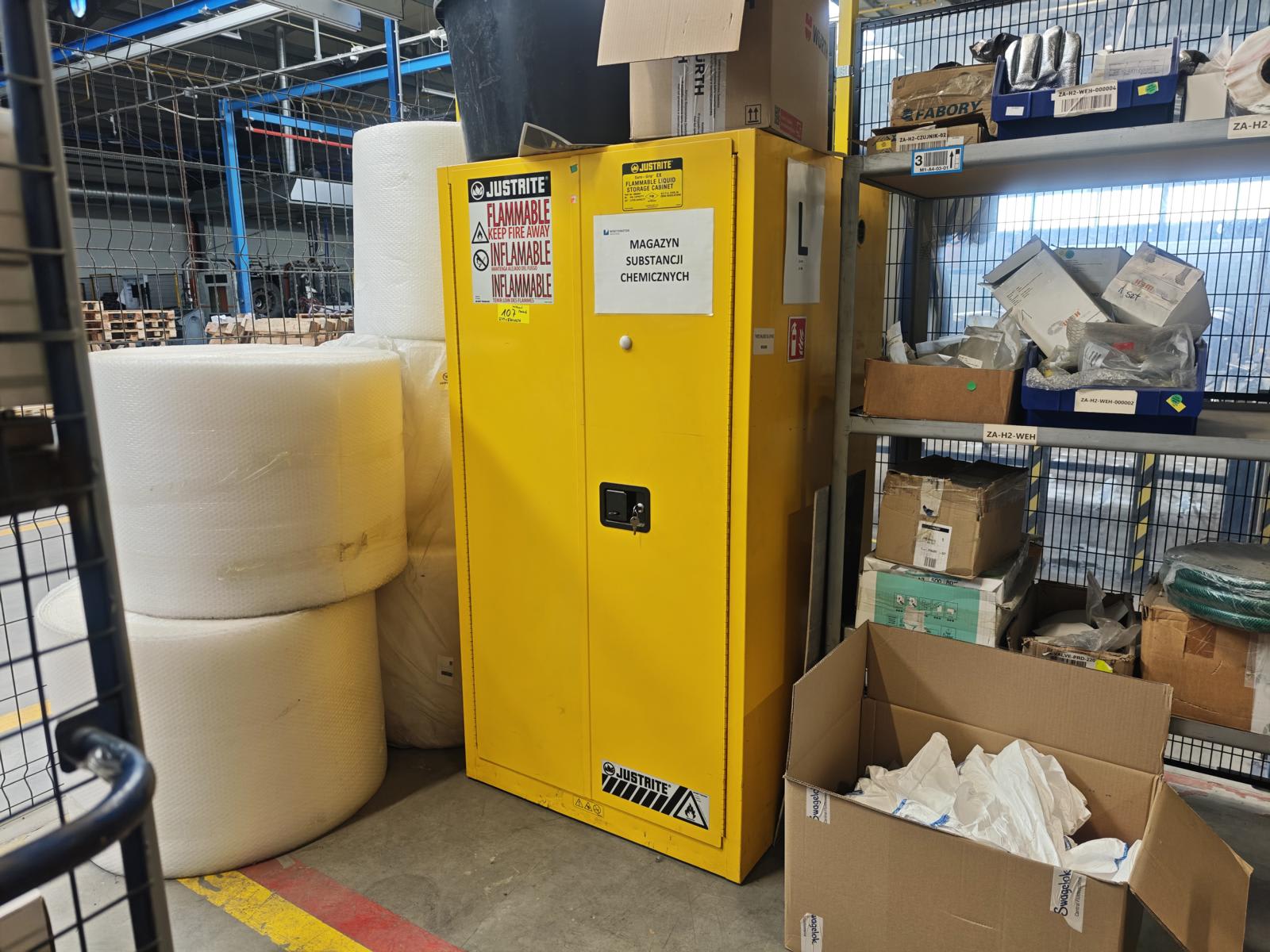 Safety cabinet for flammable substances JUSTRITE