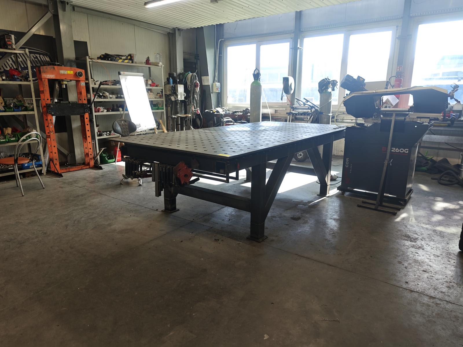 Welding table