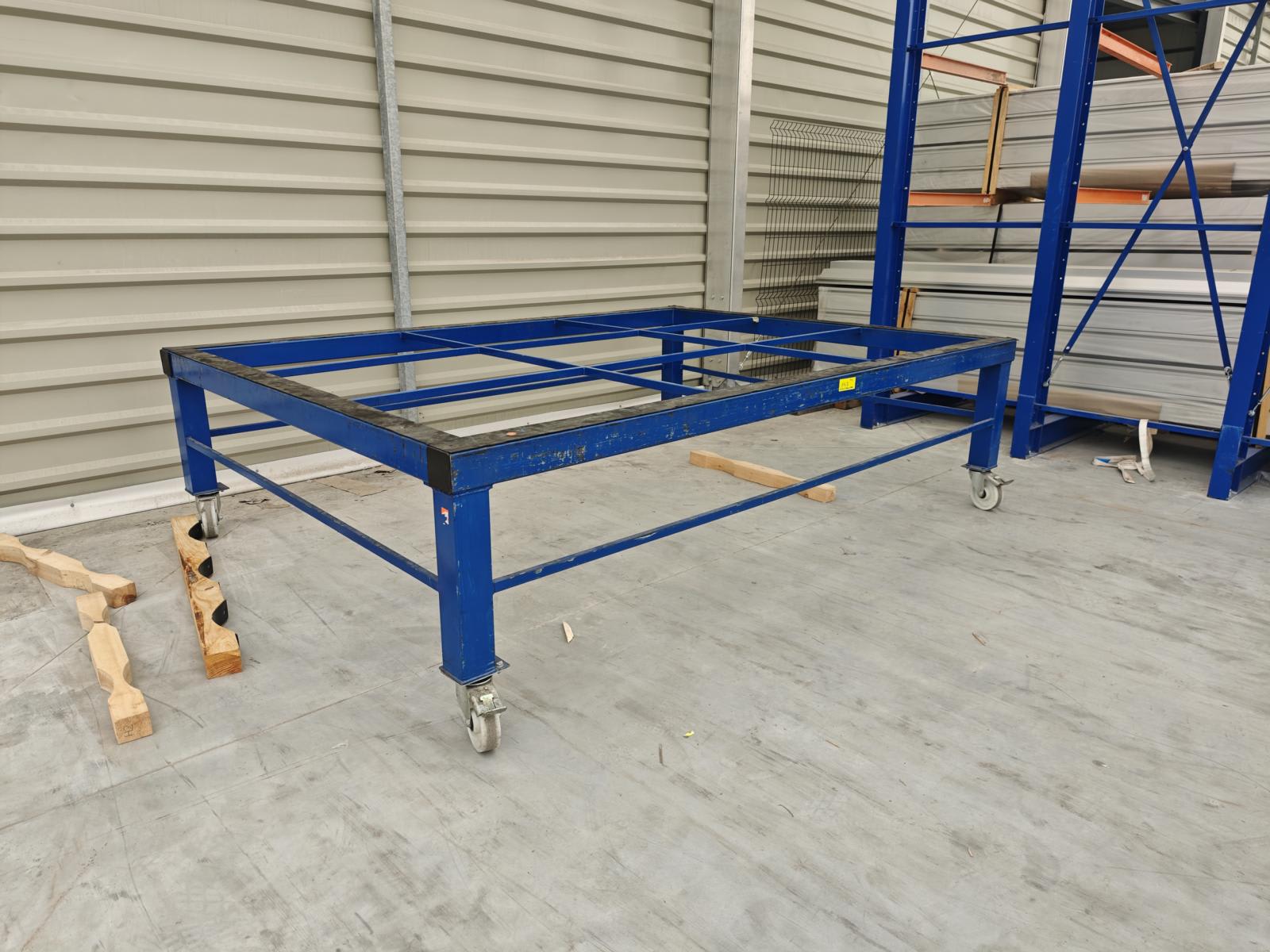 (2) Mobile platform trolley