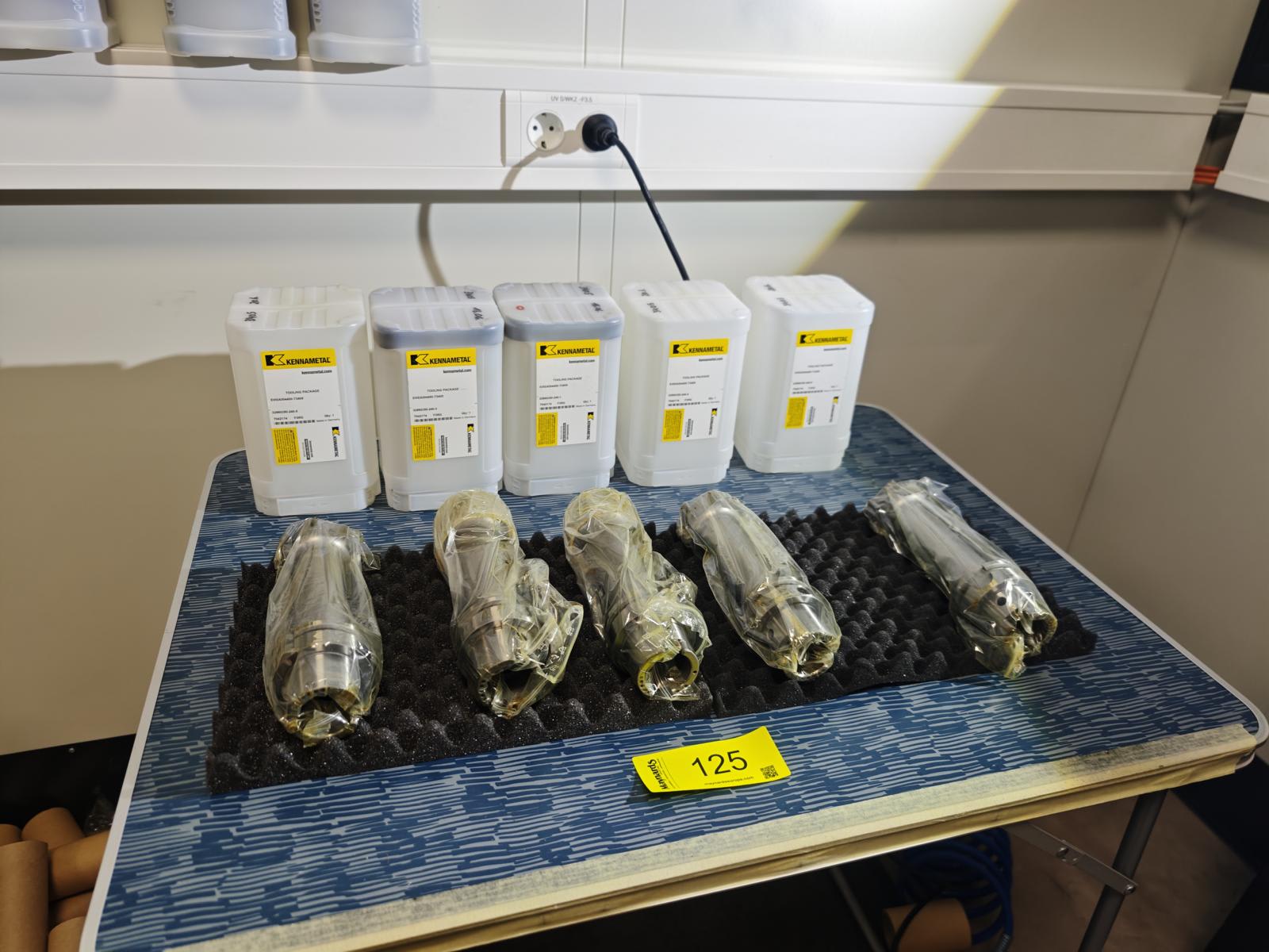 HSK 63 tool holders with internal cooling