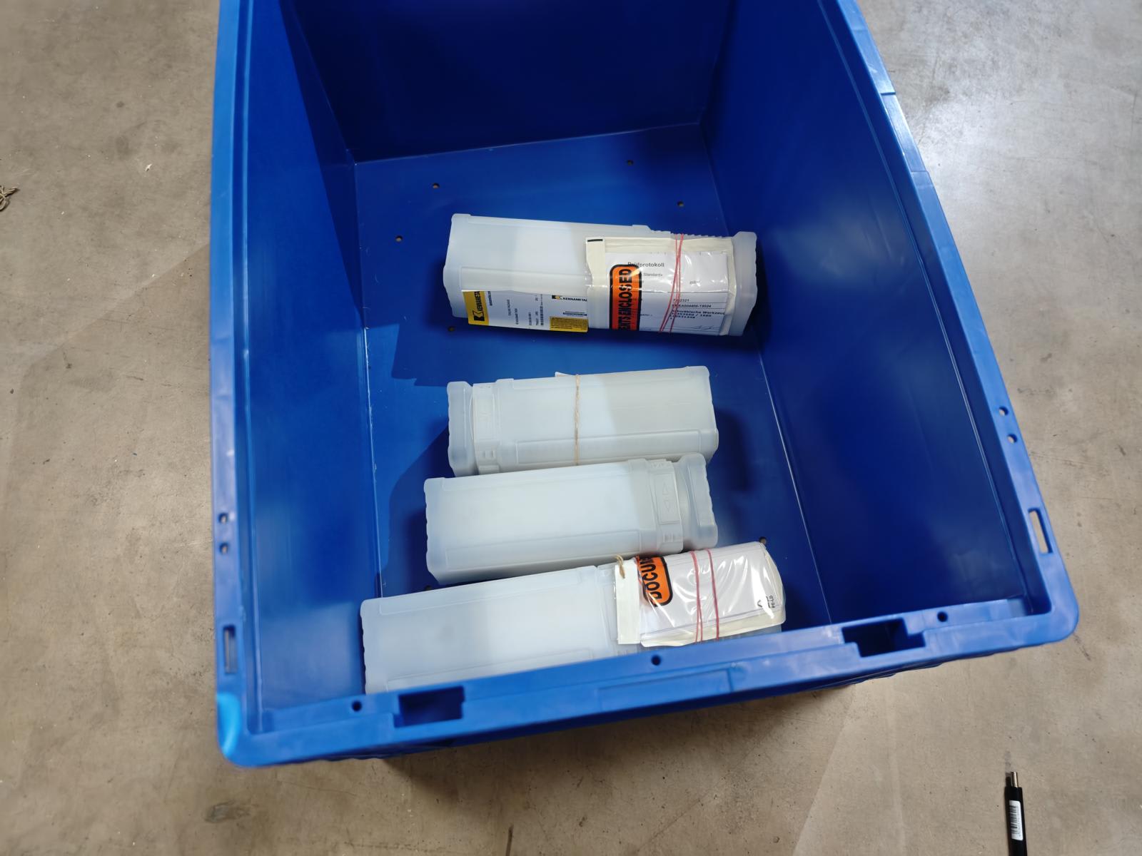 Assortment of HSK A63 tool holders with internal cooling