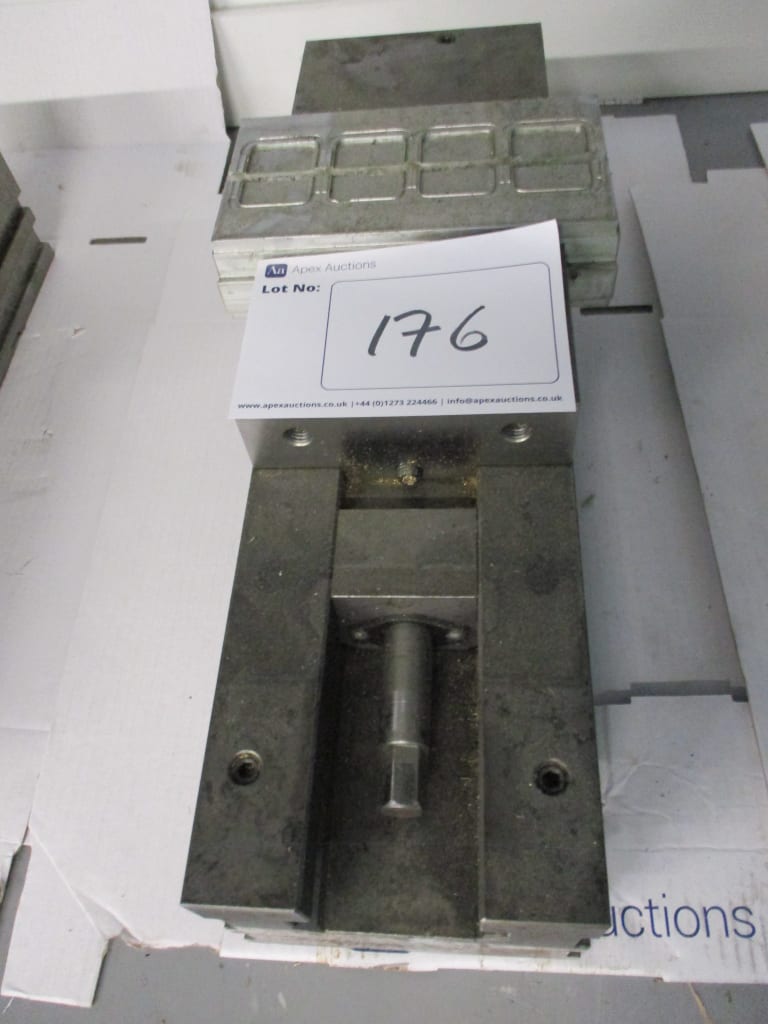 176-0.jpg