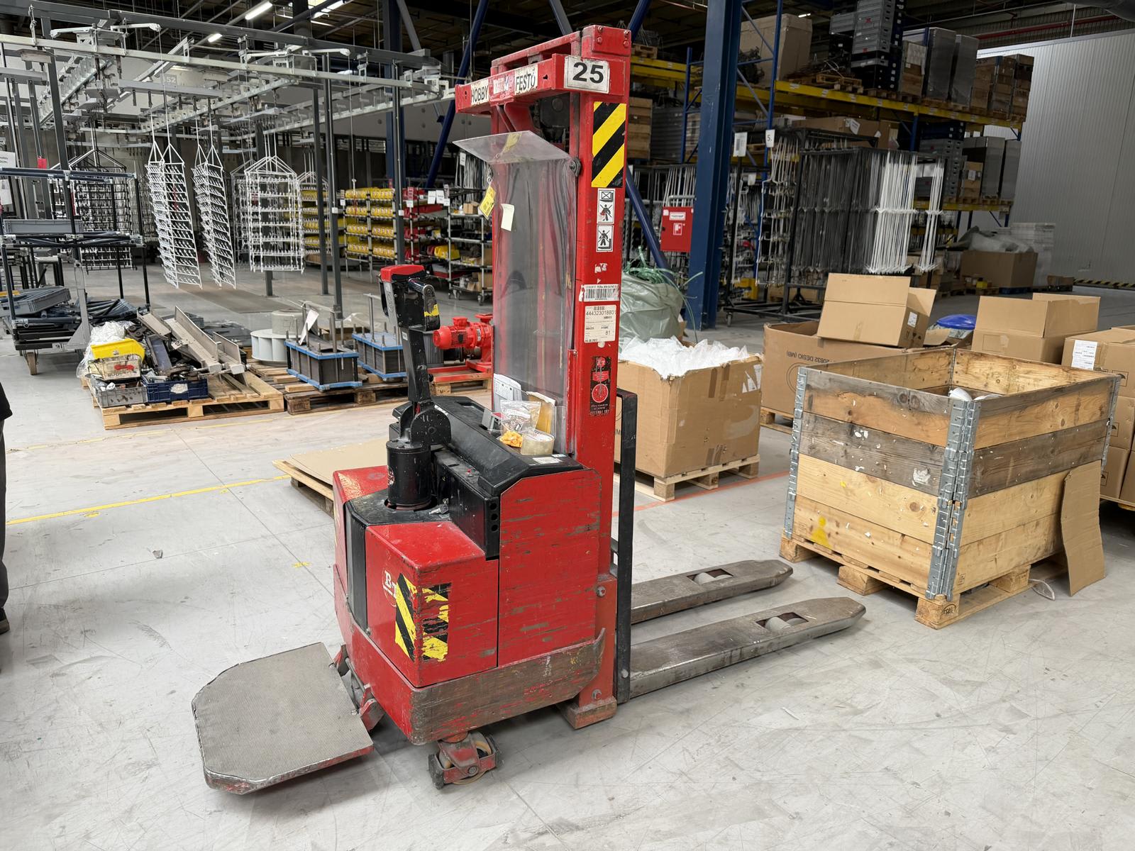 Stacker (walkie) 1 t BT LSV 1000E/10 | 1991