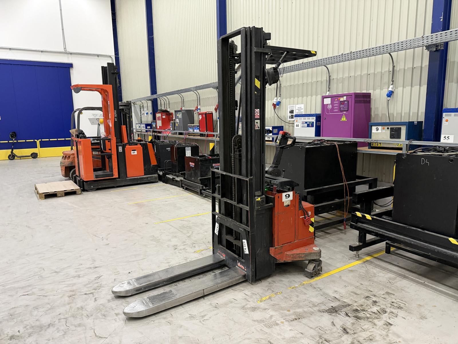 Stacker (walkie) 1,25 t BT LSV 1250/11 | 2000