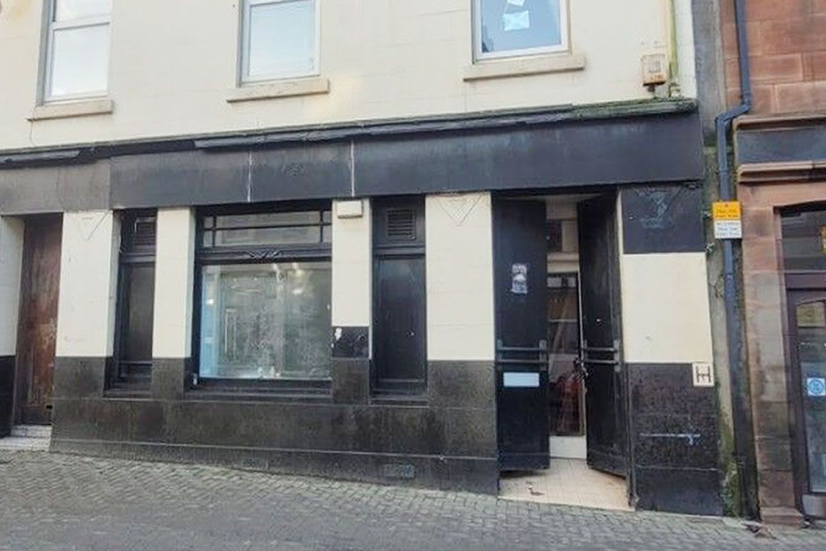 Bank of Scotland, 72 High St, Ayrshire, Maybole KA19 7BZ