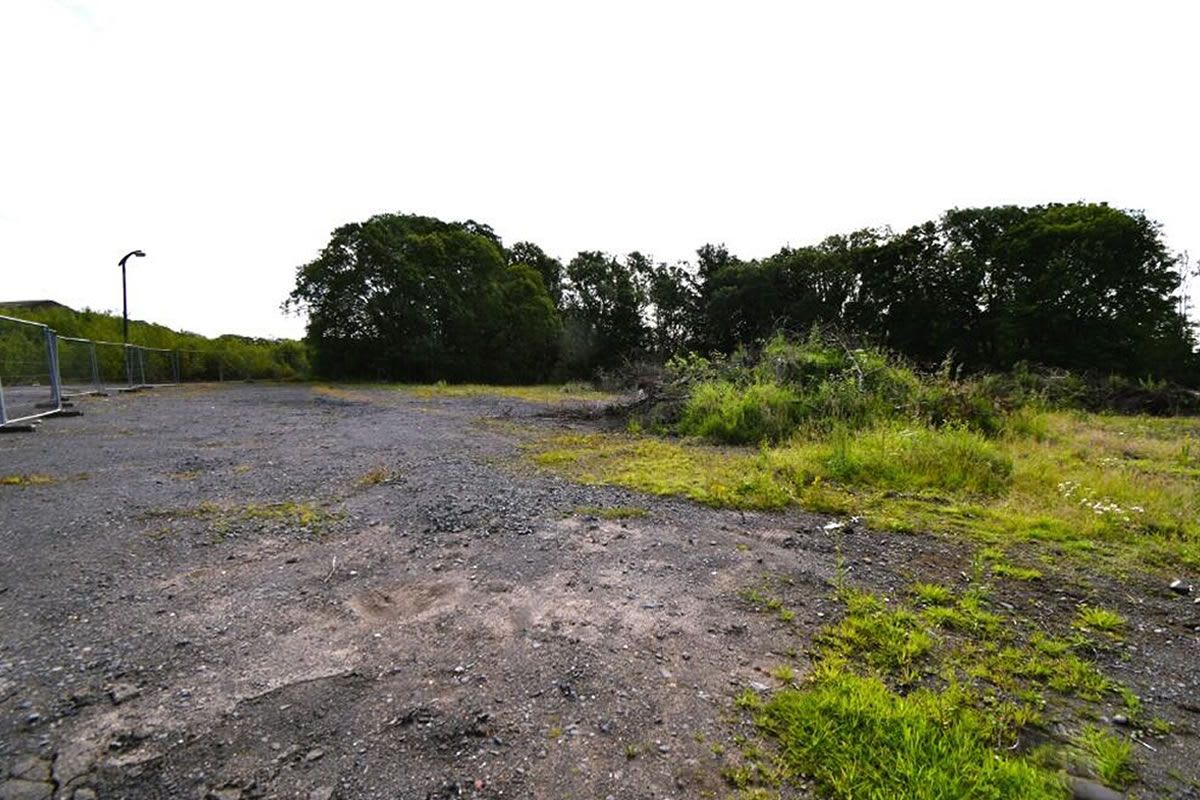 Peesweep Brae, Lugar