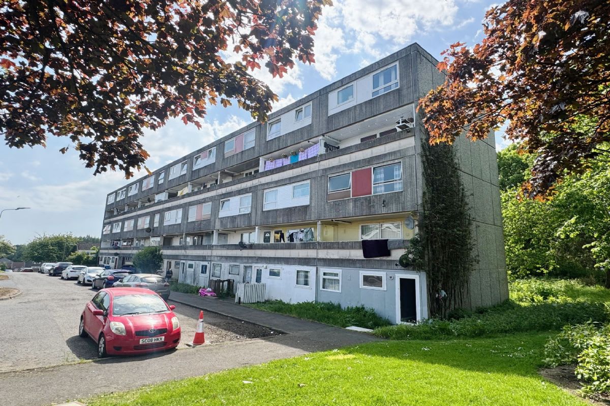 22 Waverley Court, Glenrothes, Fife