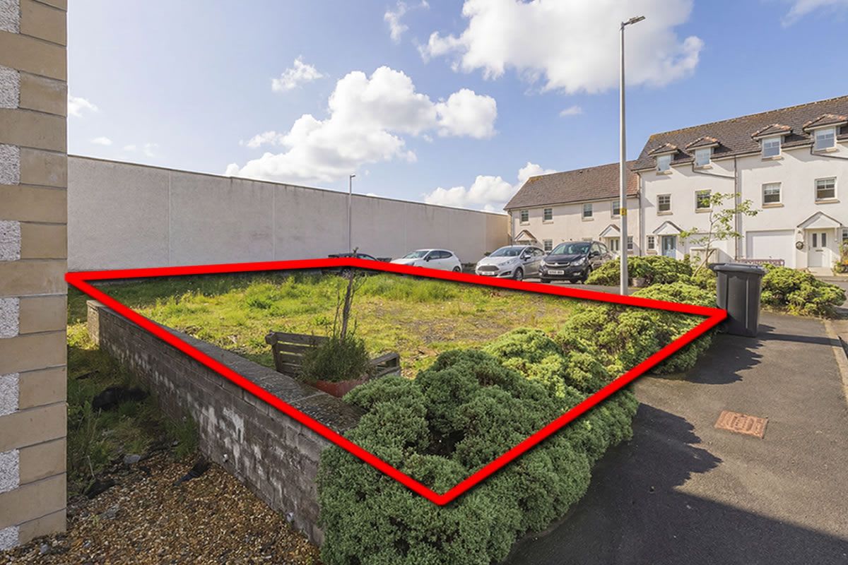 Land with PLANNING PERMISSION at Ballantyne Place, Peebles
