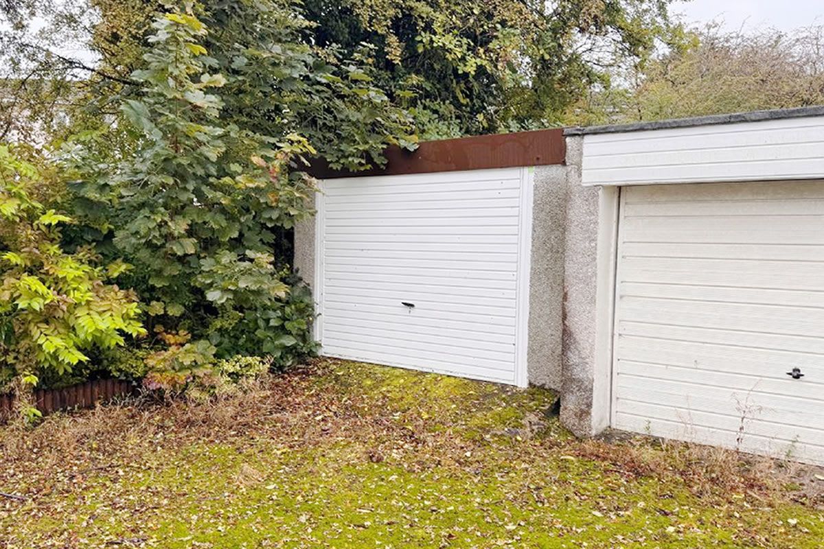 30 Castleton Drive, Newton Mearns