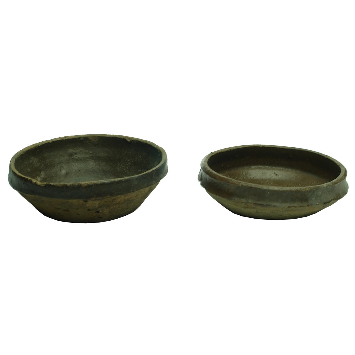 Chinese. Pair of medium bowls with chocolate inner glaze. (China)