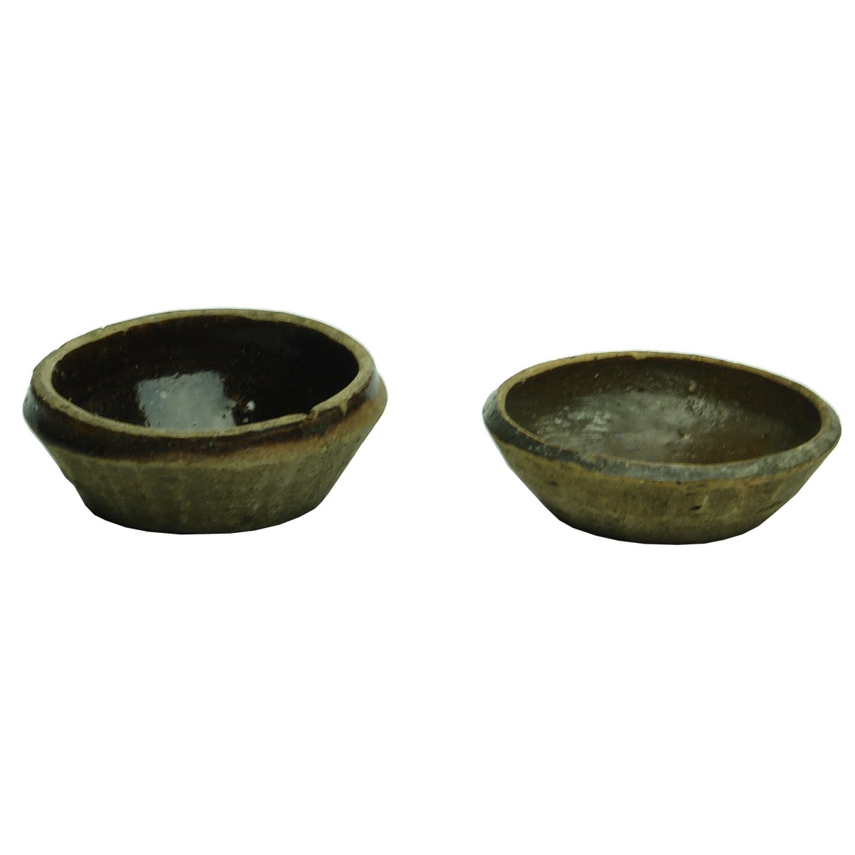 Chinese. Pair of little bowls with chocolate inner glaze. (China)