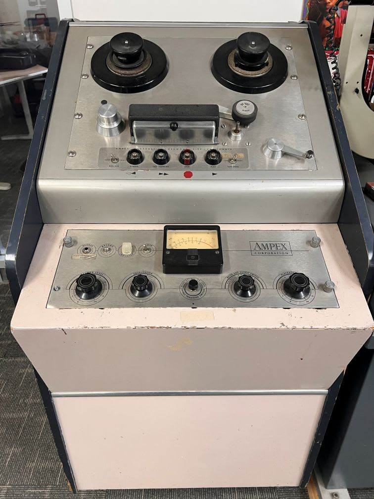 6_Ampex_Reel_to_Reel_Tape_Recorder_1.jpg