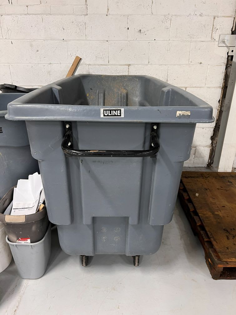 18_Waste_Bin_1.jpg