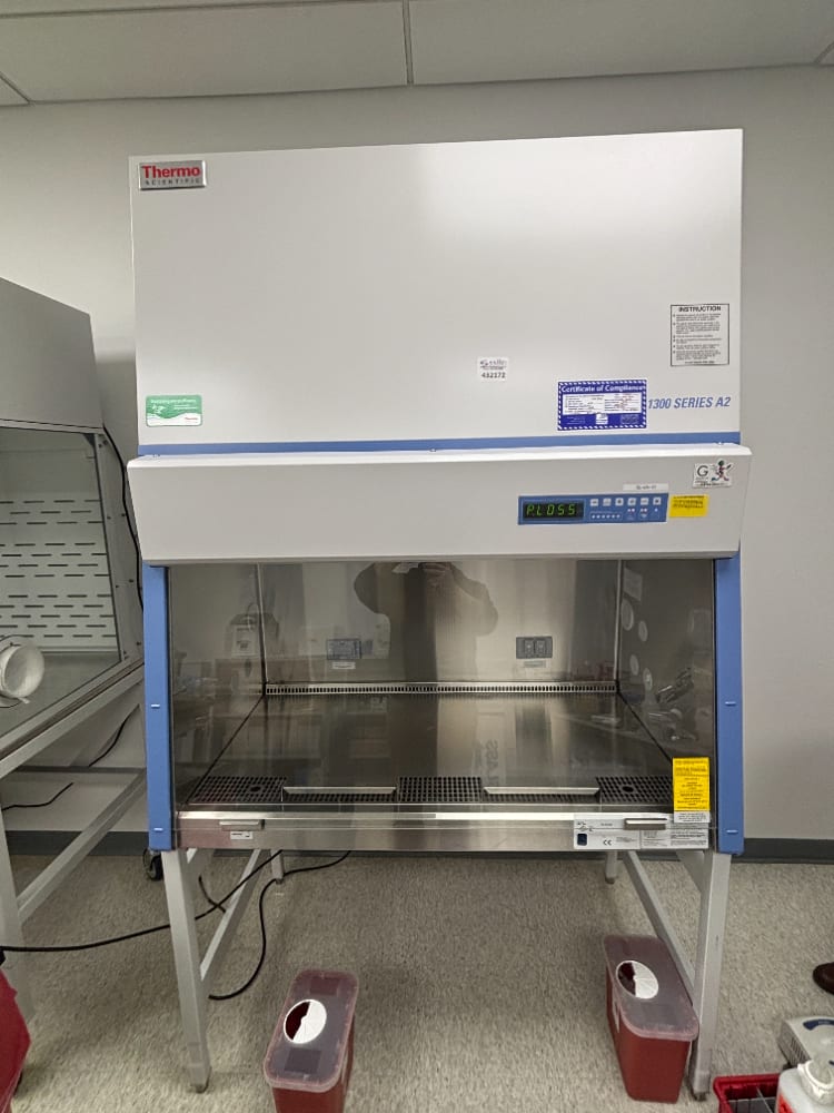 Thermo Scientific 1300 Series A2 4' Biosafety Cabinet