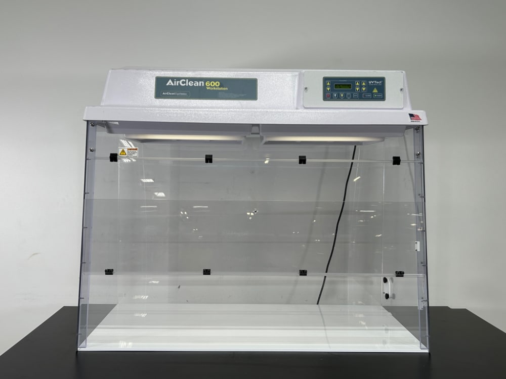 AirClean 600 PCR Workstation