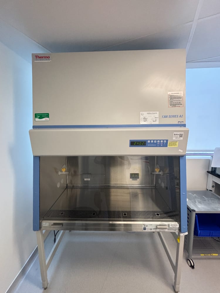 Thermo 1300 Series A2 4' BioSafety Cabinet