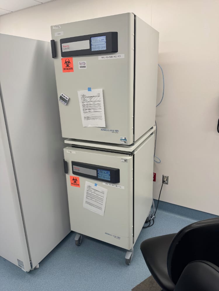 Thermo HERAcell vios 160i Double Stack CO2 Incubator