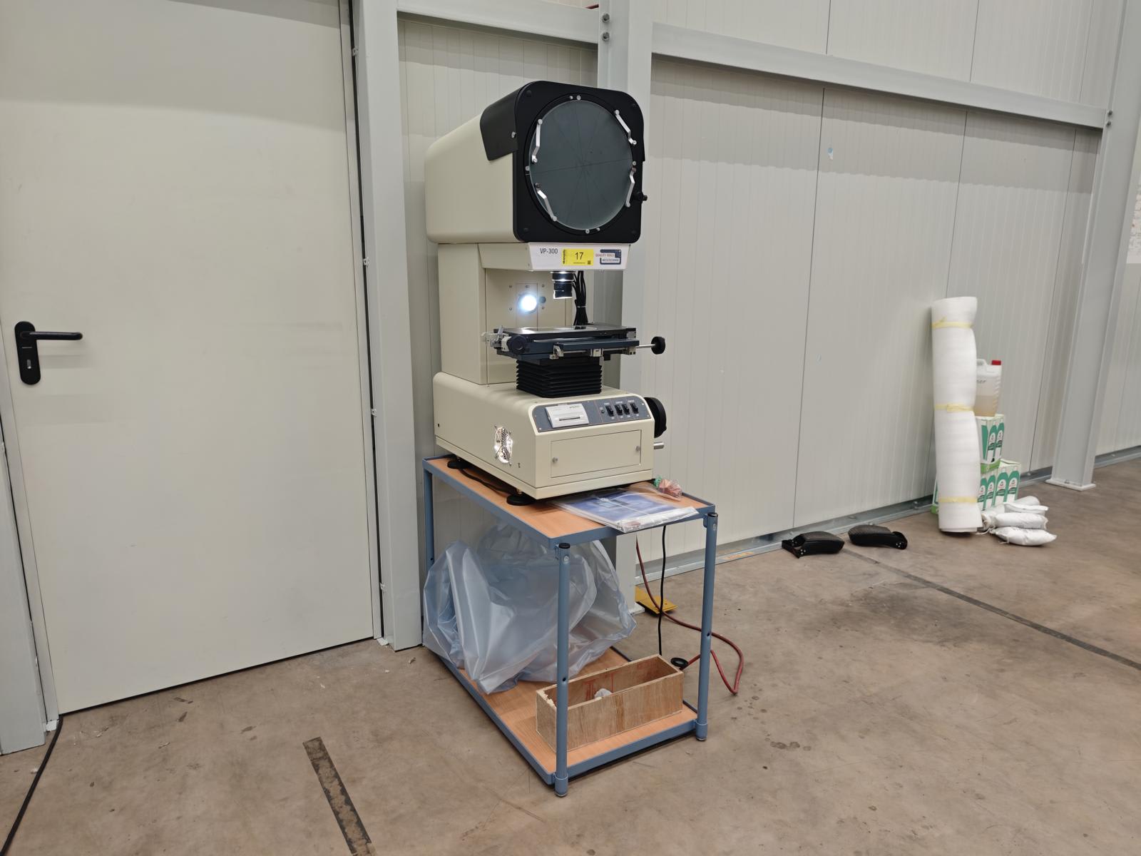 Profile projector QUALITY TOOLS VP-300