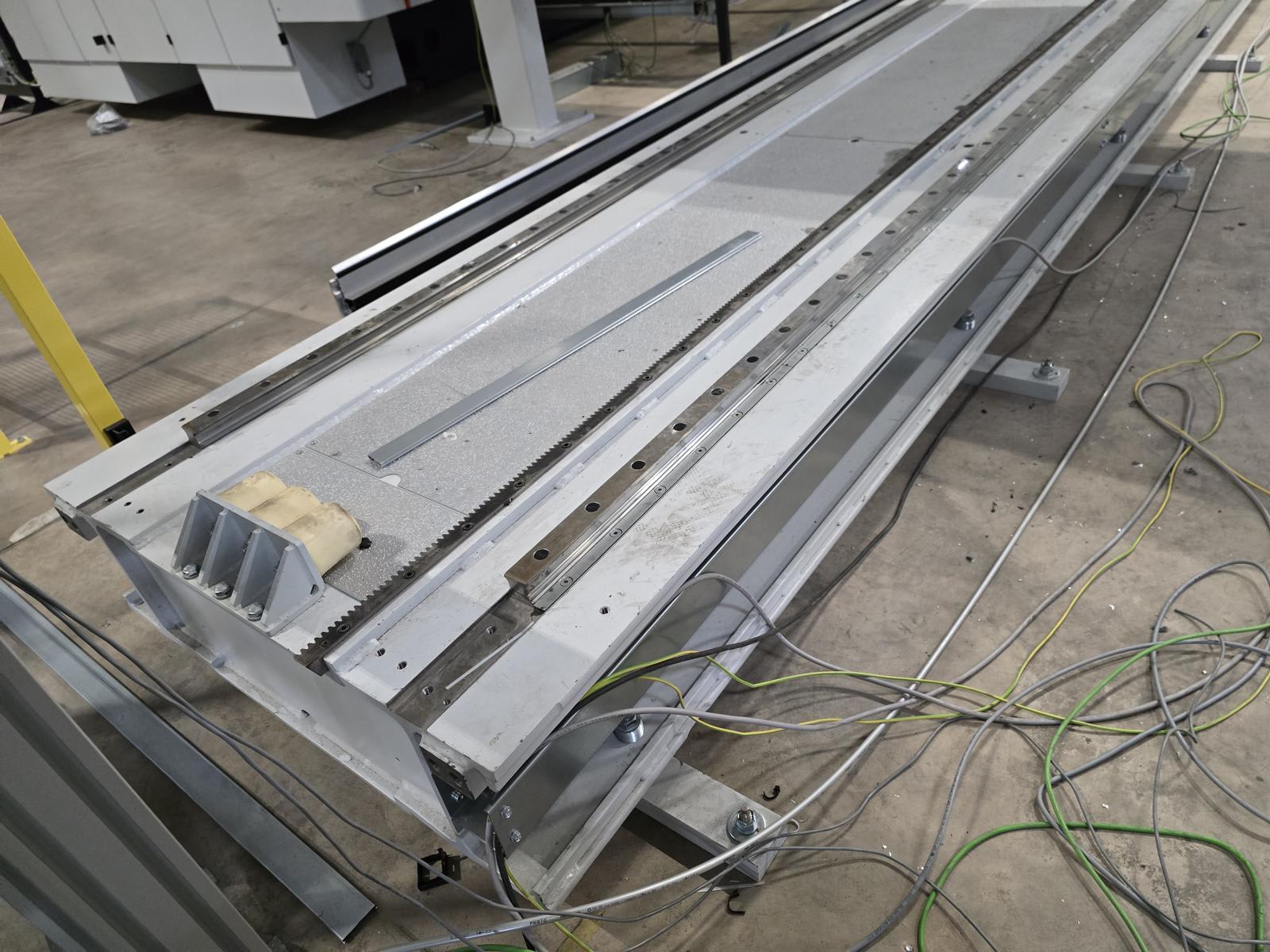 Robot linear axis (7th axis)