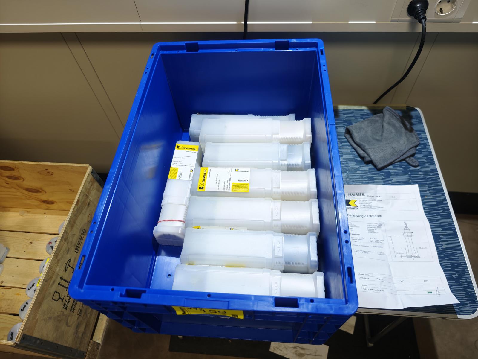 Assortment of HSK A63 tool holders with internal cooling