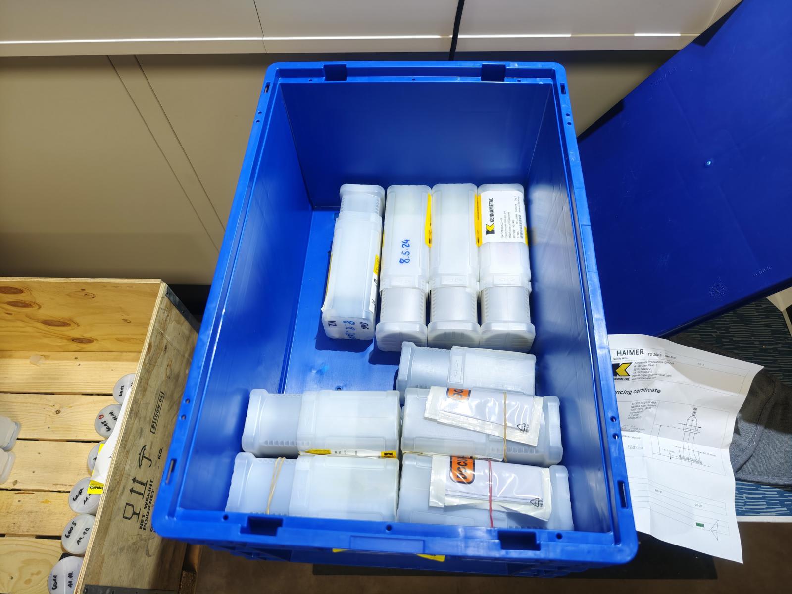 Assortment of HSK A63 tool holders with internal cooling