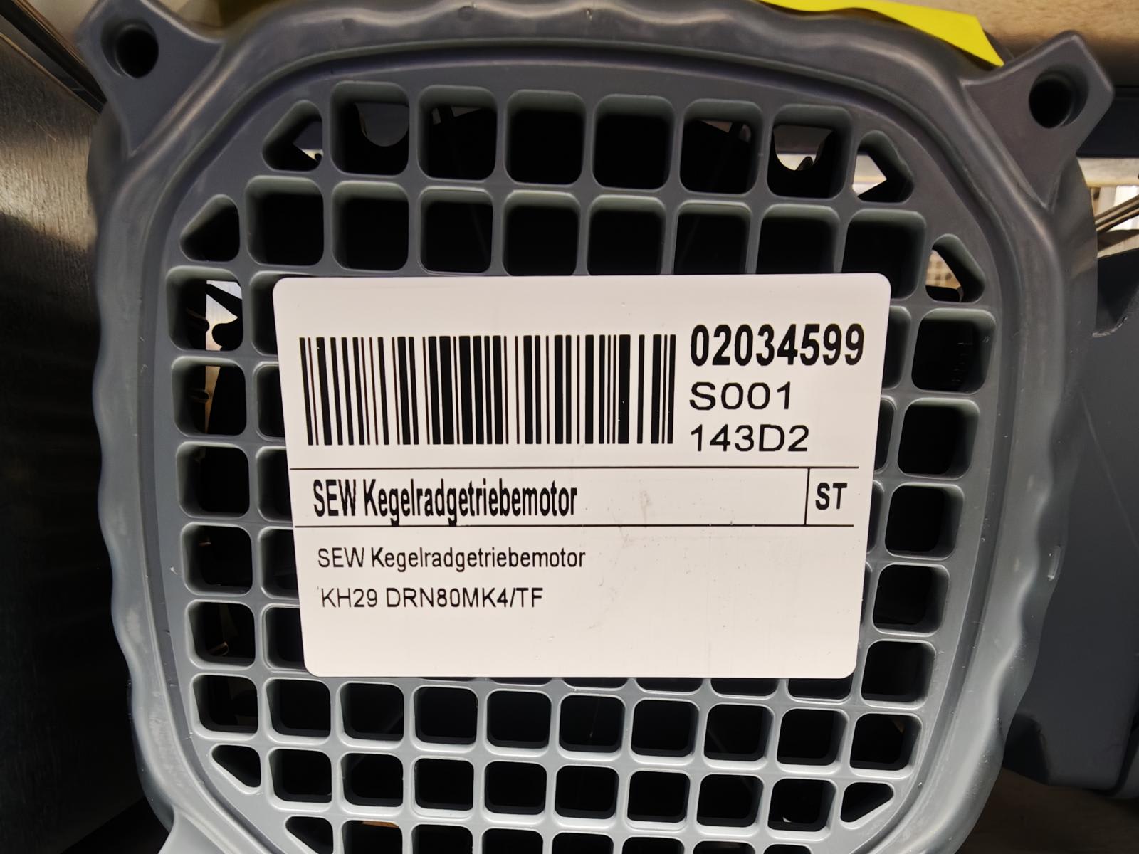 3010230_02.jpg