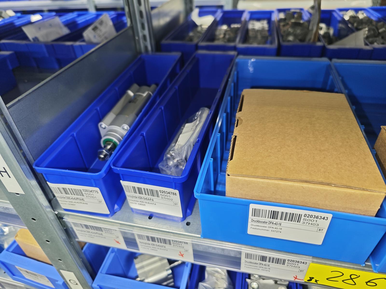 Assortment of cylinders FESTO