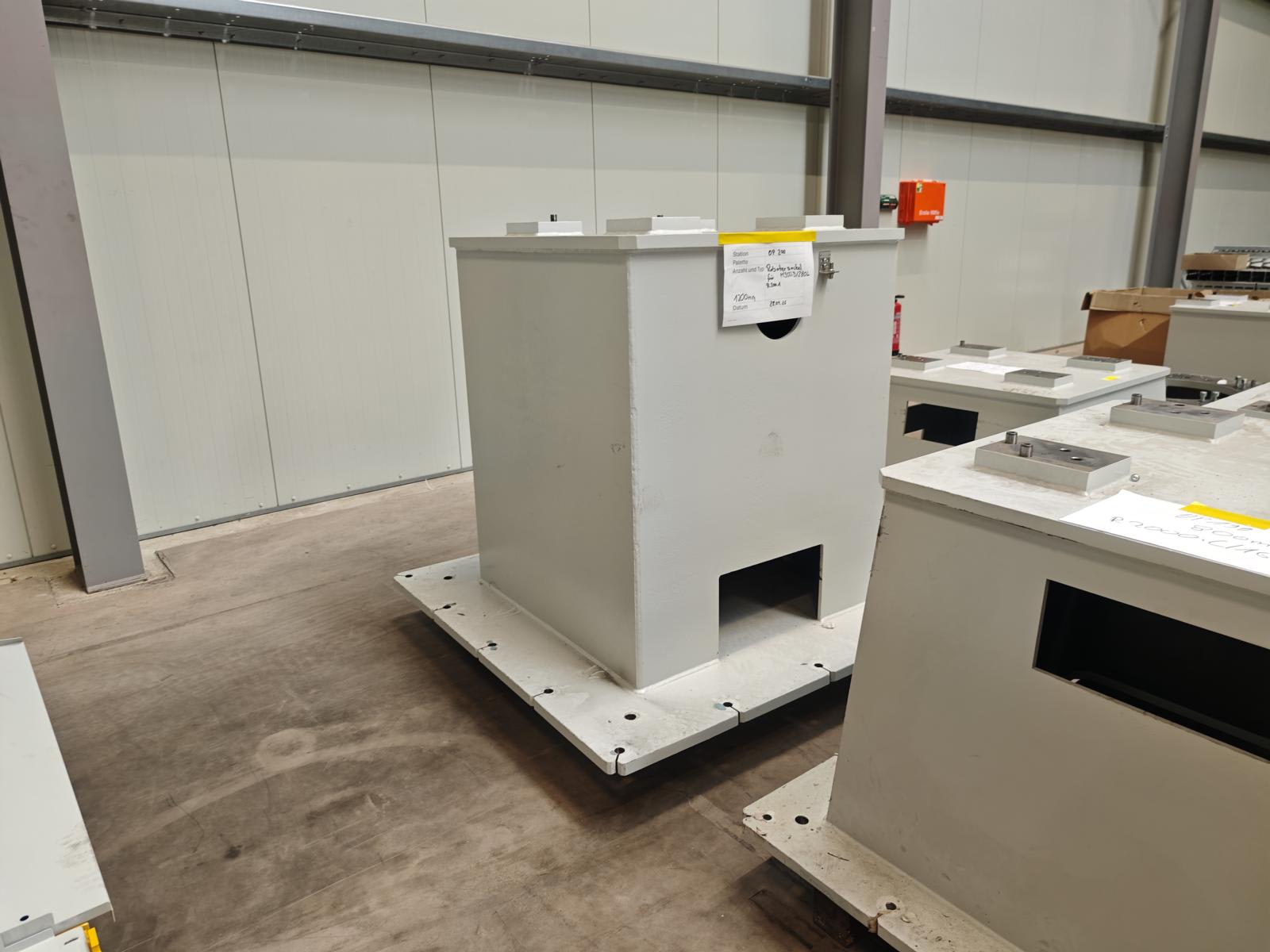 Robot base for FANUC M900iB/280L