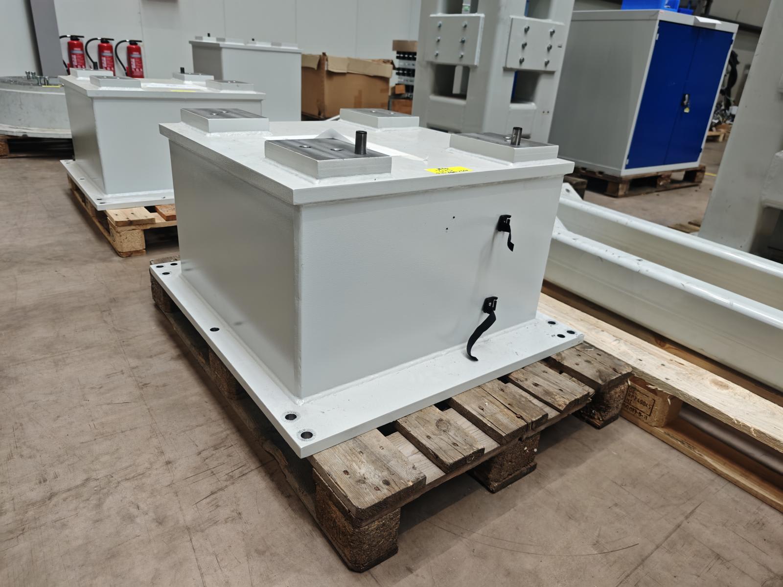 Robot base for FANUC M900iB/280L