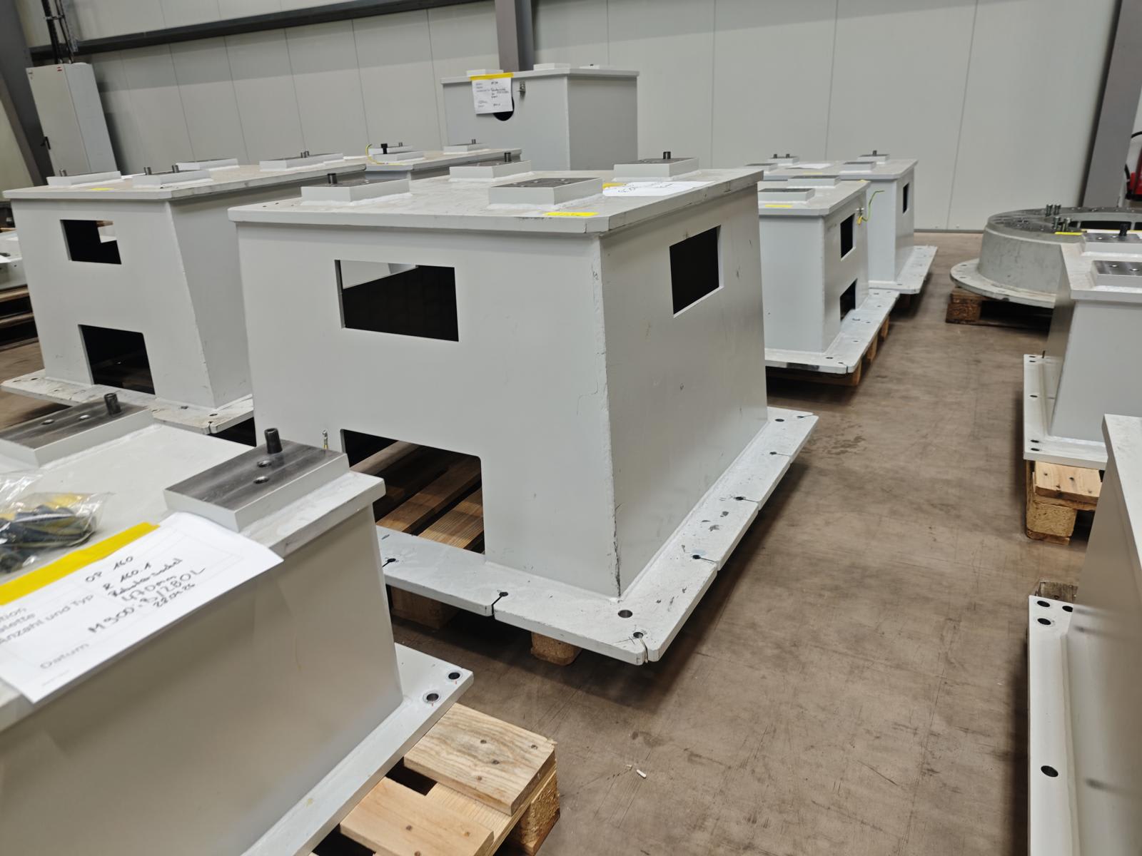 Robot base for FANUC R2000iC/165F