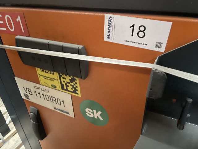 5940018_99.jpg