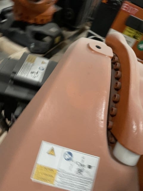 5940072_02.jpg