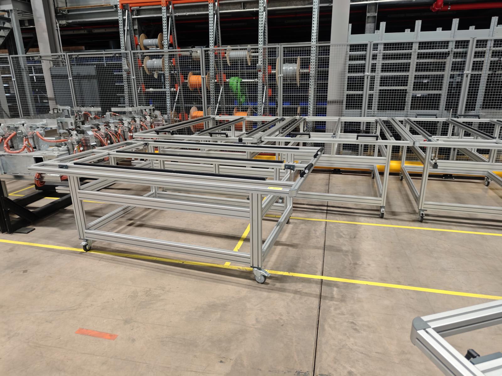 (3) Mobile assembly tables