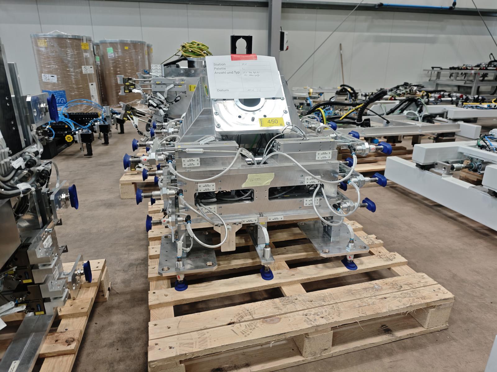 Lifting device with gripper