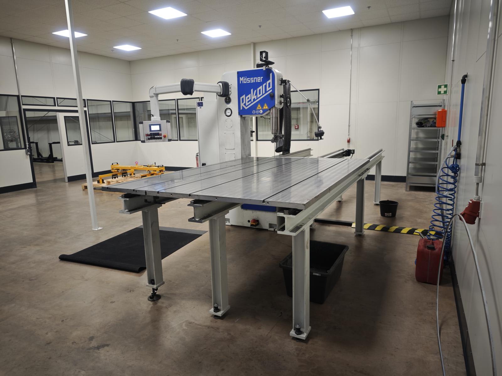 Band saw machine with feed table MÖSSNER REKORD SSF 520 | 2023
