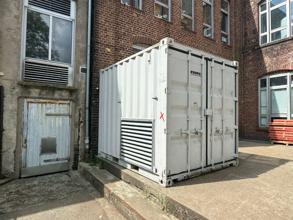 container-6.jpg