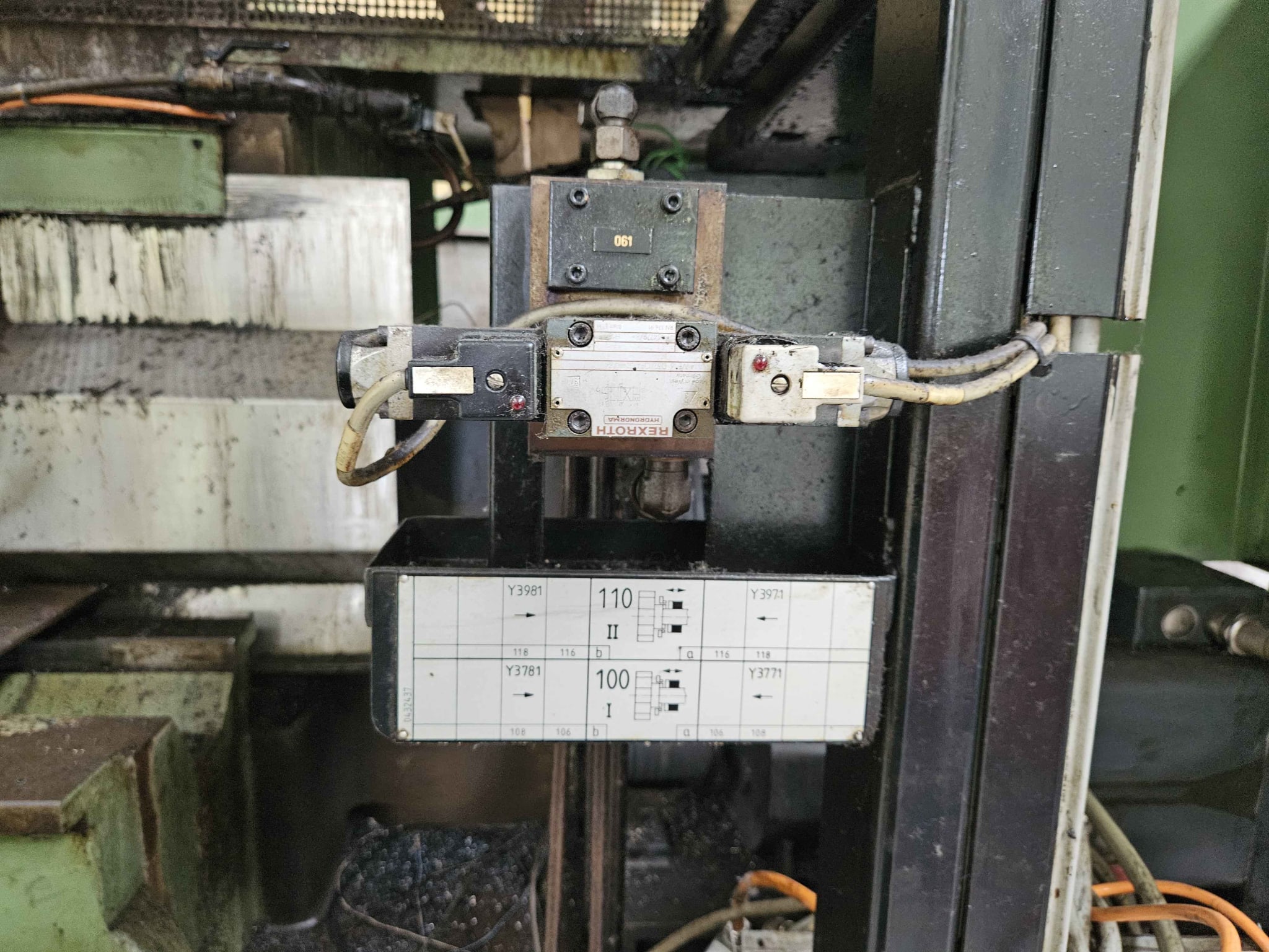 3090080_16.jpg