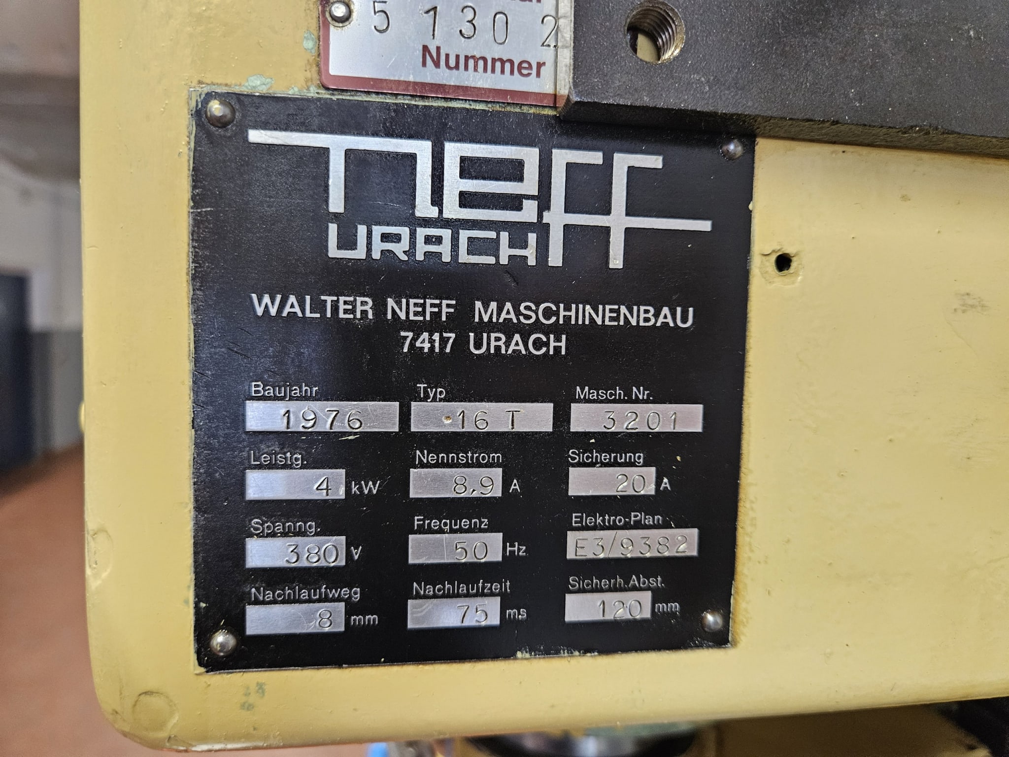 3090174_16.jpg