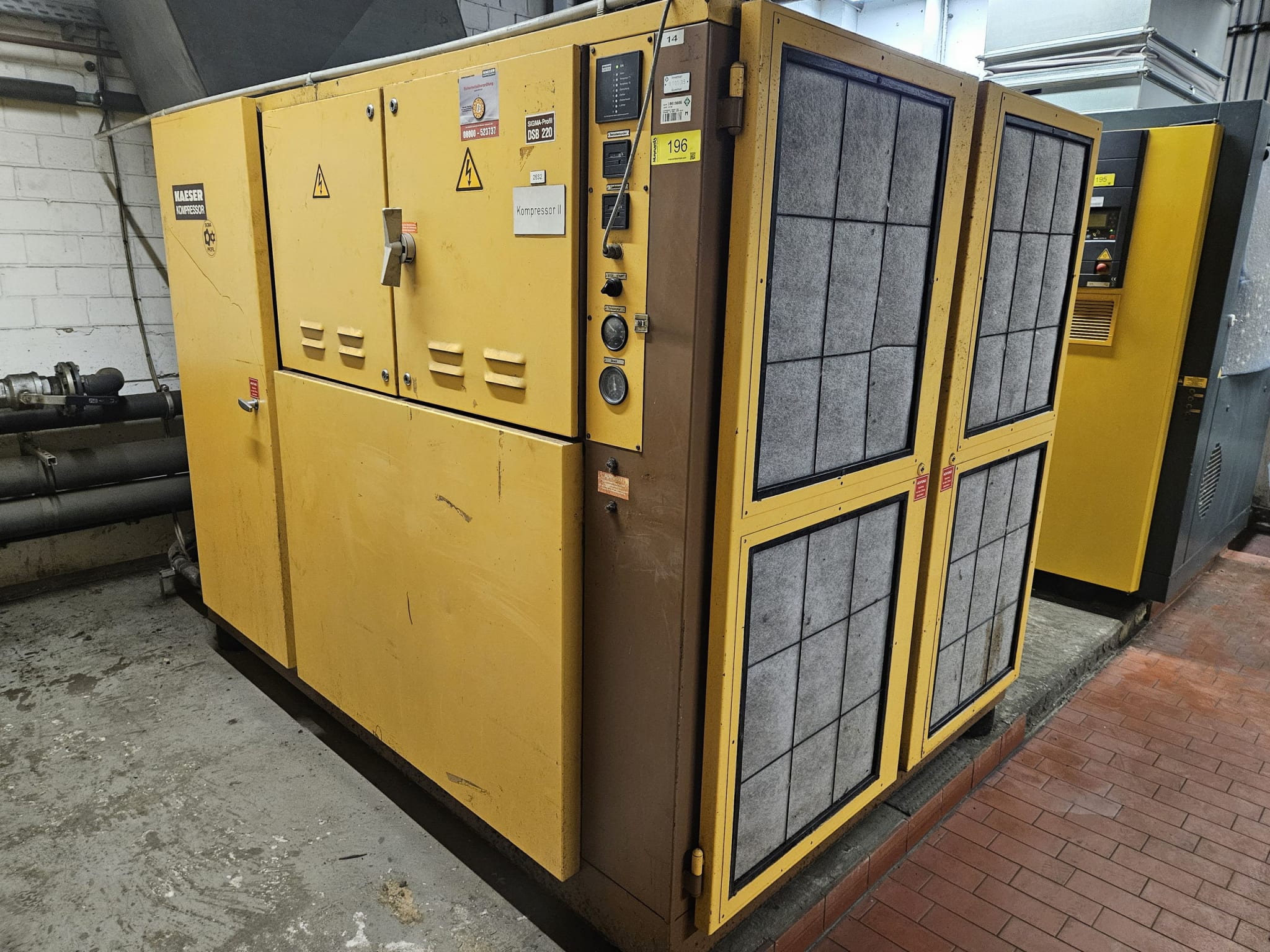 3090196_02.jpg