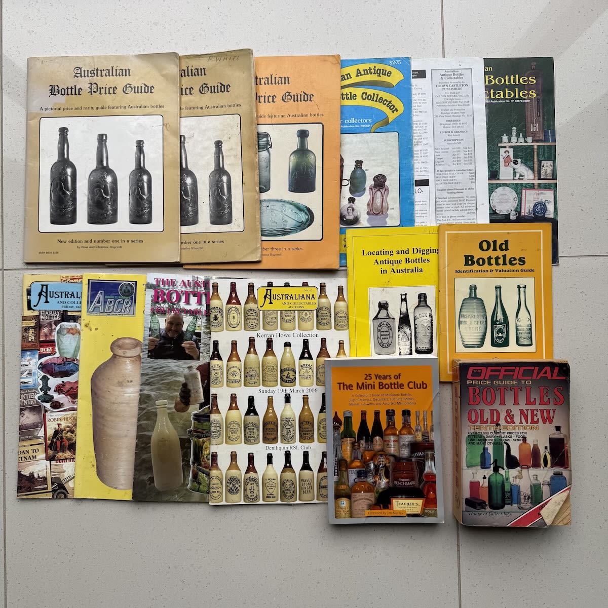 14 Bottle Collecting Books: Price Guides Magazines Auction Catalogues 25 Years of the Mini Bottle Club US Official Guide to Bottles.