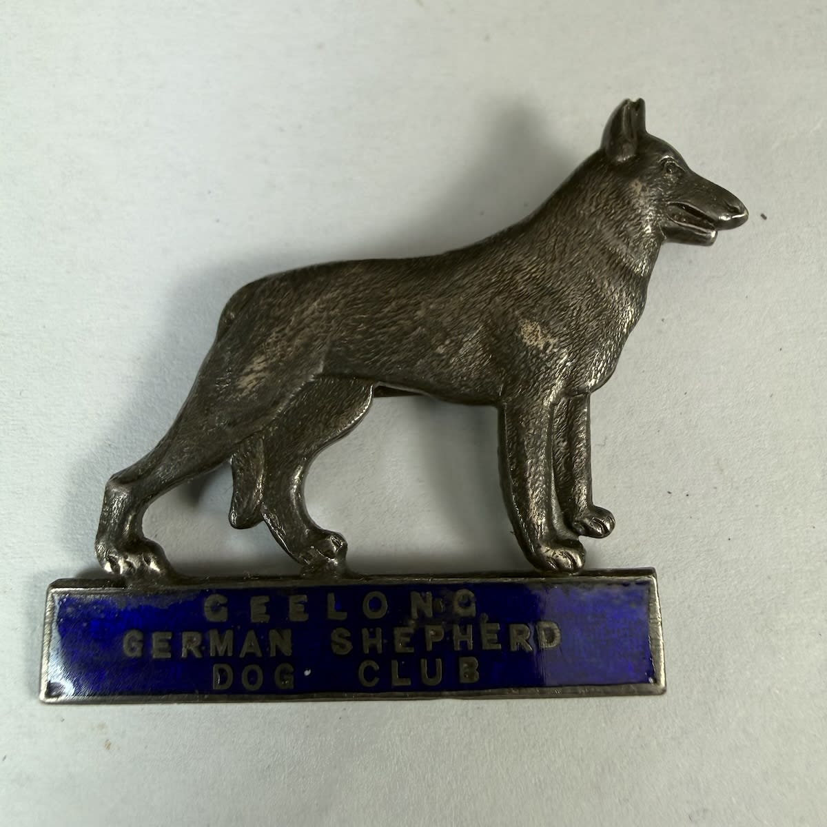 Badge. Geelong German Shepherd Dog Club. K. G. Luke Melbourne maker. (Victoria)