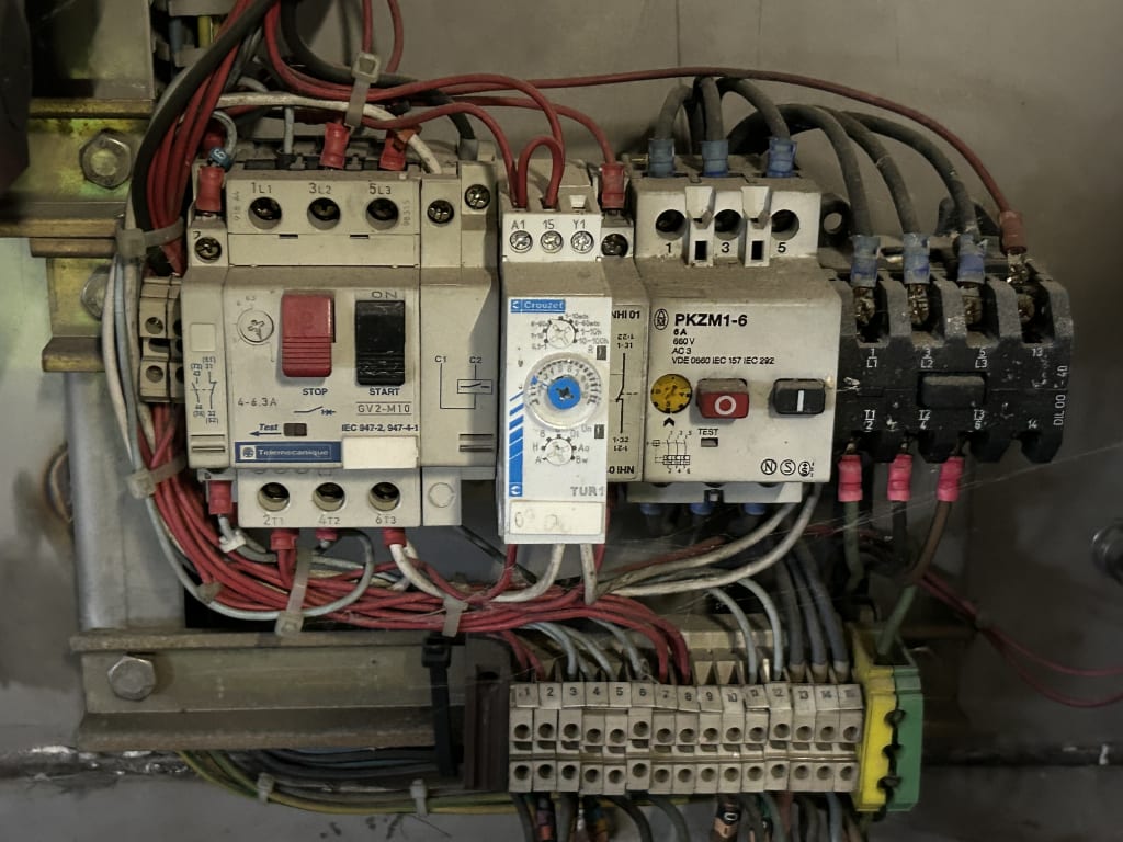 EU533109_4.jpg